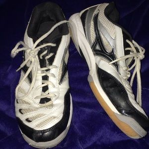 SOLD Mizuno shoes
